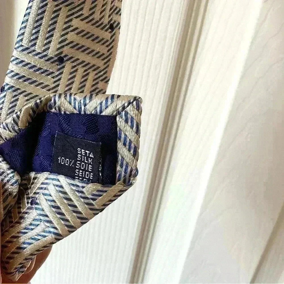 Battistoni 100% Silk woven pattern Necktie Made in Italy - Picture 4 of 4